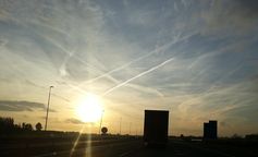 Chemtrails über Kesteren (Niederlande) am 30.10.2012