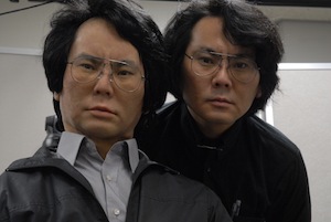 Künstliches Double: Hiroshi Ishiguro und sein "Geminoid". Bild: geminoid.jp
