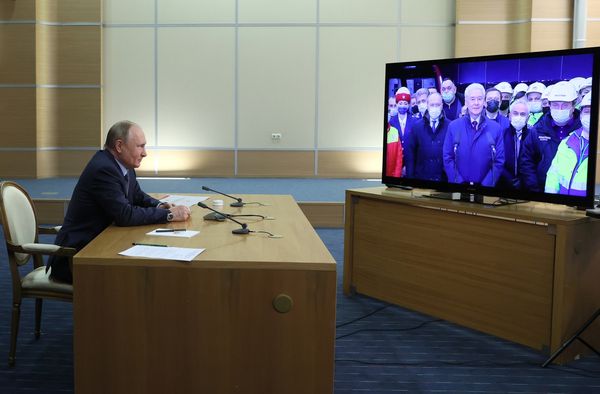 Wladimir Putin gibt den Rekordabschnitt frei (7.12.21) / Bild: Mikhail Metzel (Pool) via Sputnik / Sputnik