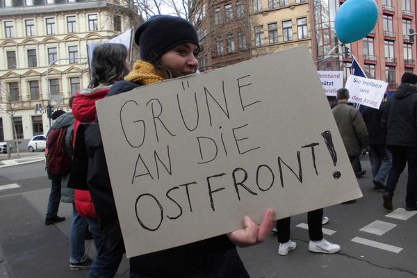 Demonstration gegen Waffenlieferungen in die Ukraine, Köln 4.02.2023 Bild: Felicitas Rabe
