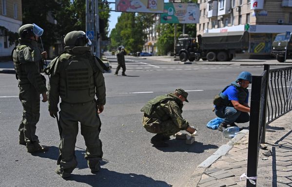 Minenräumer bei der Arbeit in Donezk (31.07.22) Bild: RIA Novosti / Sputnik