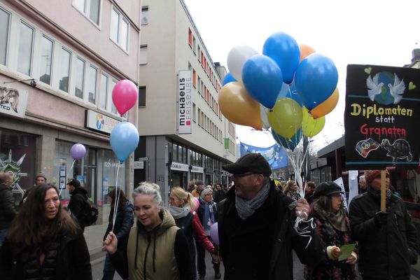 Demonstration gegen Waffenlieferungen in die Ukraine, Köln 4.02.2023 Bild: Felicitas Rabe