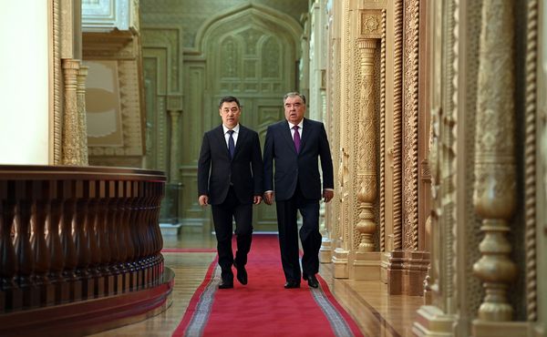 Bild: Präsidentschaft Kirgisistan / Anadolu via Getty Images