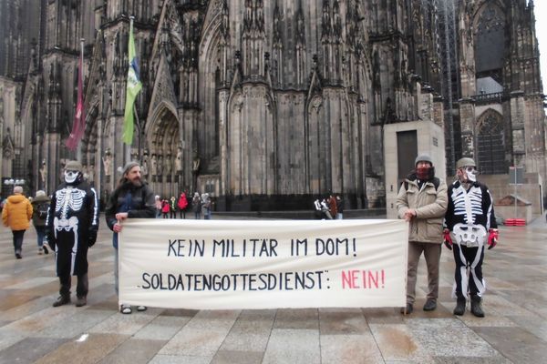 Protestaktion gegen Soldatengottesdienst im Kölner Dom, 19.01.2023 Bild: Felicitas Rabe