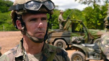 Gisbert ist ein hochrangiger Legionär. Er hat in Bürgerkriegen gekämpft und fast zehn Auslandseinsätze hinter sich. Bild:  "obs/ZDFinfo/Lars Schwellnus"