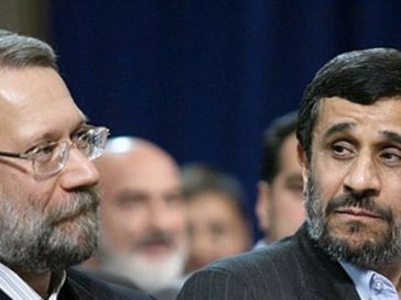 Das historische Bündnis zwischen den religiösen und nationalistischen Strömungen wird durch das Ungleichgewicht zwischen den niedrigen Wahlresultaten von Ali Laridschani und der enormen Popularität von Mahmoud Ahmadinedschad gestört. Die nahen Wahlen im Juni haben die Krise plötzlich an die Öffentlichkeit gebracht. Bild: poltaia.org