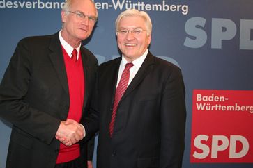 Lothar Binding (links) mit Frank-Walter Steinmeier, 2009