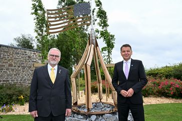 Volksbund-Generalsekretär Dirk Backen (links) und Ulrich Roth, Vorstand der Stiftung Würth (2025) Bild: Volksbund Deutsche Kriegsgräberfürsorge e. V. Fotograf: Uwe Zucchi