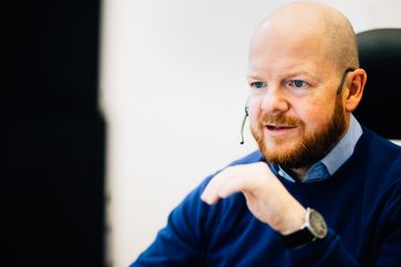 Jens Rabe in seinem Trading-Room Bild: Jens Rabe Fotograf: Inka Englisch