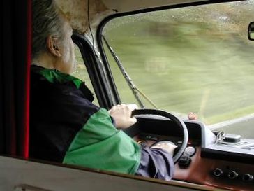 Lkw Fahrer werden rarer: Miese Bezahlung, permanentes Staufahren und Zeitdruck ohne Ende. Wen wunderts? (Symbolbild)