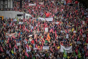 Demonstration in Frankfurt Bild: campact, on Flickr CC BY-SA 2.0