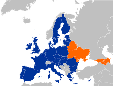 Euronest: Die Östliche Partnerschaft (anfangs in den Medien auch Ost-Partnerschaft genannt) ist ein Teilprojekt der Europäischen Nachbarschaftspolitik (ENP). „Das Hauptziel der Östlichen Partnerschaft besteht darin, die notwendigen Voraussetzungen für die Beschleunigung der politischen Assoziierung und der weiteren wirtschaftlichen Integration zwischen der Europäischen Union und interessierten Partnerländern zu schaffen.