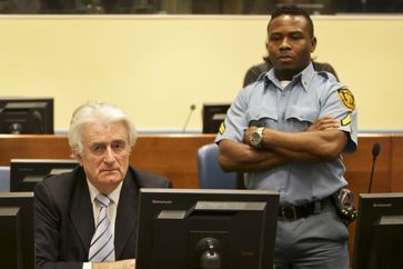 Radovan Karadzic zu Beginn einer Verhandlung 2016