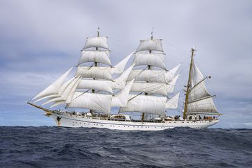 Segelschulschiff Gorch Fock unter Vollsegel Bild: Bundeswehr