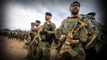 Bundeswehrsoldaten aufgereiht in Litauen (Archivbild)