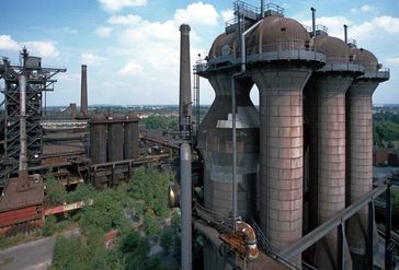 Landschaftspark Duisburg-Nord: Heute Industriedenkmäler und Parkanlage - früher der Arbeitsplatz für viele Menschen.