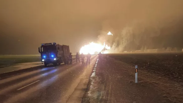 Foto eines Augenzeugen: Explosion und Brand an einer Gasleitung in Litauen, 13. Januar 2023 (Screenshot) Bild: RT / RIA Nowosti / https://ria.ru/20230113/gazoprovod-1844735506.html