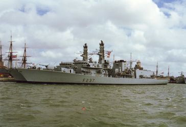 Fregatten HMS Westminster (vorne) und HMS Iron Duke (Symbolbild)