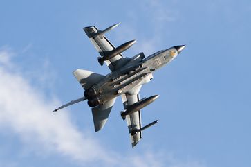 Unteransicht eines historischen Tornado IDS der deutschen Luftwaffe