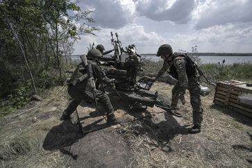 Russische Armeeangehörige am Ufer des Kachowka-Staudamms, 19. Mai 2023. Bild: KONSTANTIN MICHALTSCHEWSKI / Sputnik