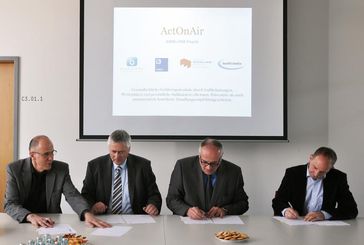 Unterzeichnung des Kooperationsvertrags
Quelle: Hochschule Mainz (idw)