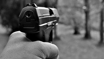 Pistole / Erschießen (Symbolbild)  Bild: Pixabay / WB / Eigenes Werk