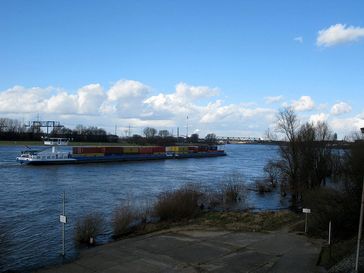 Rhein bei Duisburg