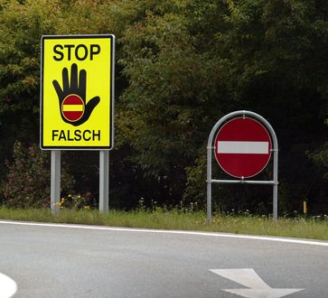 "Stop falsch!" in Österreich