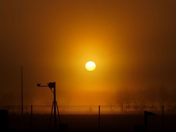 Sonnenaufgang im Morgennebel Bild: Hans Richard Henkes, Wetterwarte Rheinstetten/DWD