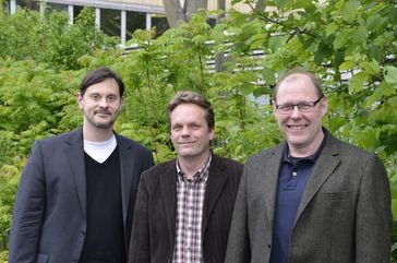 von links: Axel Fischer, Professor Dr. Andreas Dörner und
Quelle: (Foto: Philipps-Universität/Reinhold Eckstein) (idw)