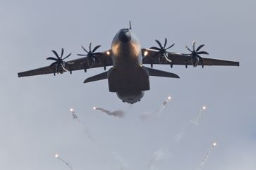 Auf der †bung MiniX durch die WTD 91 wurde die Selbstschutzanlage am A400M am 06.04.2017 getestet. Bild: Mathias H. Frey