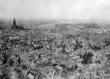 Köln (1945), Archivbild