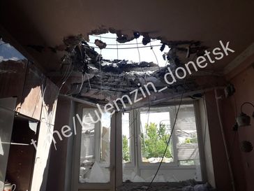 Zerstörte Wohnungen im Donezker Stadtteil Kujbyschew, 4. Juli 2022 Bild: Screenshot Telegram: "https://t.me/donbassr/23073" / Eigenes Werk
