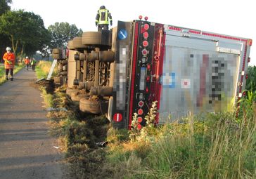 Verunglückter Schweinetransporter Bild: Polizei