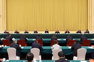 Chinese President Xi Jinping chairs a symposium on boosting the development of China's western region in the new era, southwest China's Chongqing Municipality, April 23, 2024.  Bild: Xinhua