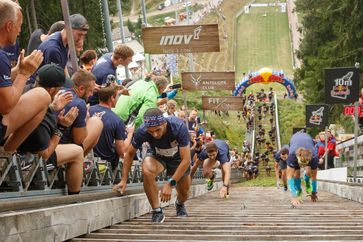 Ahmet Arslan siegt zum dritten Mal in Folge Red Bull 400 in Titisee-Neustadt Bild: "obs/Red Bull 400/Flo Hagena/Red Bull Content Pool"