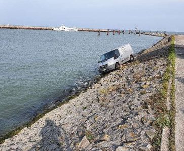 Fahrzeug am Außenhafen Bild: Polizei