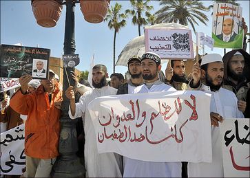 Vermutlich vom "Westen" bezahlte Marokkanische Salafisten beim Protest von 2011 gegen den Staat (Symbolbild)