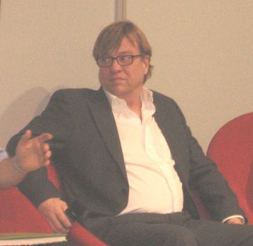 Béla Réthy während einer Diskussion auf der Frankfurter Buchmesse 2010