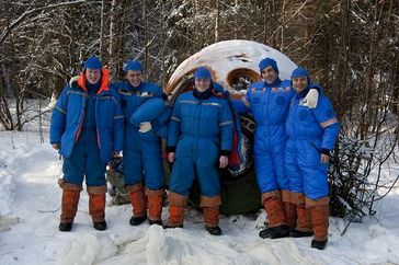 	  Überlebenstraining: Das Team probt den Absturz einer Sojukapsel im russischen Winter. Bild: ZDF und SC RF - IBMP RAS; Oleg Voloshin