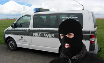 Bild: Balaclava/Feldjäger/ZoomViewer/wikimedia commons/CC BY-SA 3.0/Wochenblick Komposition / Eigenes Werk