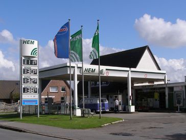 Ehemalige Tankstelle der Kette HEM auf der Halbinsel Nordstrand