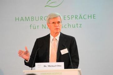 Dr. Michael Otto, Vorsitzender des Kuratoriums, führt in das Thema der 7. Hamburger Gespräche ein. Bild: obs/Michael Otto Stiftung für Umweltschutz