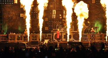 Heino gemeinsam mit Rammstein beim Wacken Open Air 2013, Archivbild