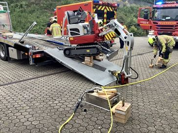 Personenrettung aus Bagger Bild: Feuerwehr