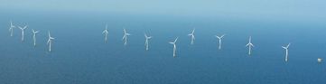 Windkraftanlagen des Offshore-Windparks alpha ventus in der Deutschen Bucht