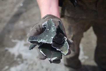 Archivbild: Schrapnell einer Granate, die auf Donezk abgefeuert wurde. Bild: Ilja Pitaljow / Sputnik