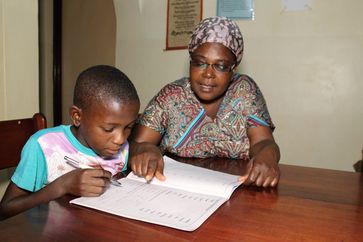 83 Wochen - so lange waren die Schulen in Uganda aufgrund der Corona-Pandemie nach Angaben der SOS-Kinderdörfer ganz oder teilweise geschlossen.