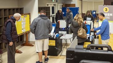 Ein Wahllokal in Laguna Woods (Kalifornien), 8. November 2022 Bild: ALEXEY BYCHKOV / RT