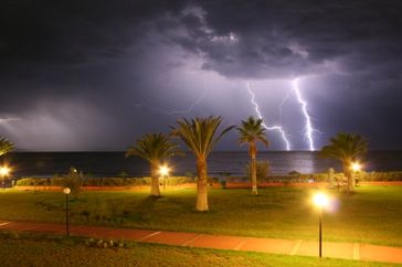 Gewitter und Palmen Türkei